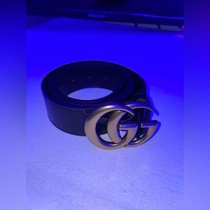 Women’s size 95(26-31) Gucci belt